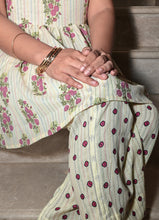 Load image into Gallery viewer, Floral &amp; Dot Print 2-Piece Rayon Cotton Co-ord Set – Sleeveless Top &amp; Pants With pocket