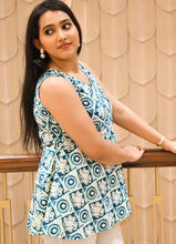 Load image into Gallery viewer, Elegant Teal &amp; Cream Block-Printed Cotton Sleeveless Top