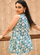 Load image into Gallery viewer, Elegant Teal &amp; Cream Block-Printed Cotton Sleeveless Top