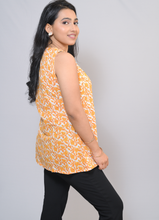 Load image into Gallery viewer, Yellow Floral Print Cotton Sleeveless Top