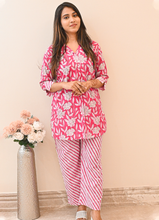 Load image into Gallery viewer, Floral Print Pure Cotton Co ord Set