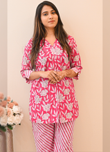 Load image into Gallery viewer, Floral Print Pure Cotton Co ord Set