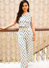 Load image into Gallery viewer, Ivory &amp; Blue Printed Pure Cotton Co-ord Set (2-Piece)