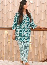 Load image into Gallery viewer, Floral Print Pure Cotton Co ord Set
