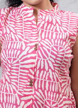 Load image into Gallery viewer, Women’s Sleeveless Pink Abstract Print Cotton Button-Down Top